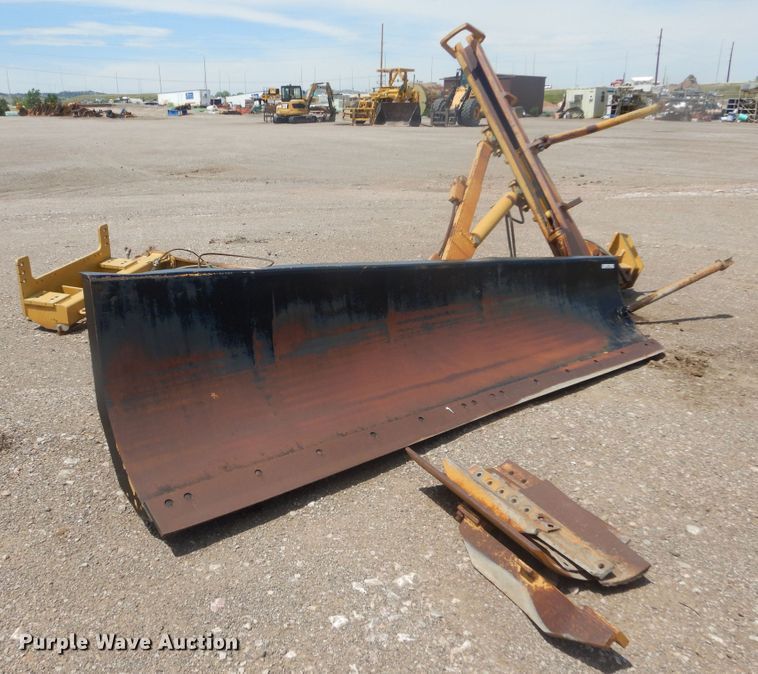 image for item JC9785 Caterpillar  motor grader wing blade