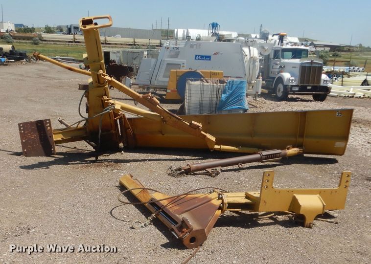 image for item JC9785 Caterpillar  motor grader wing blade