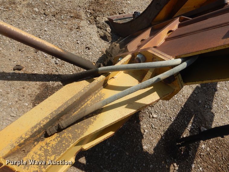 image for item JC9785 Caterpillar  motor grader wing blade