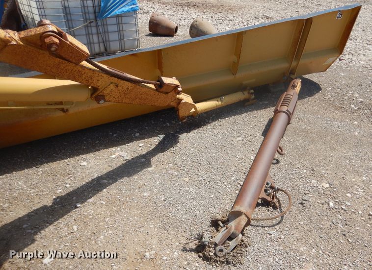 image for item JC9785 Caterpillar  motor grader wing blade