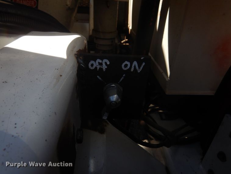 image for item JC9786 2000 Huber Air Shovel AT07-D-L-D073-H-LC44-HT  vacuum excavator