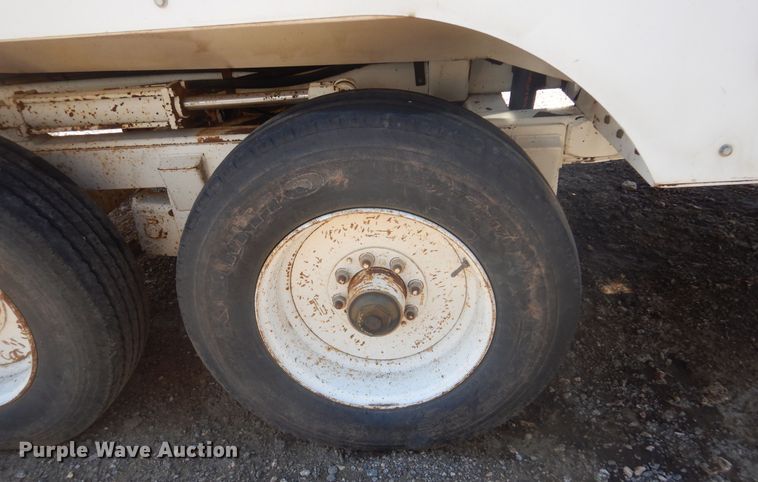 image for item JC9786 2000 Huber Air Shovel AT07-D-L-D073-H-LC44-HT  vacuum excavator