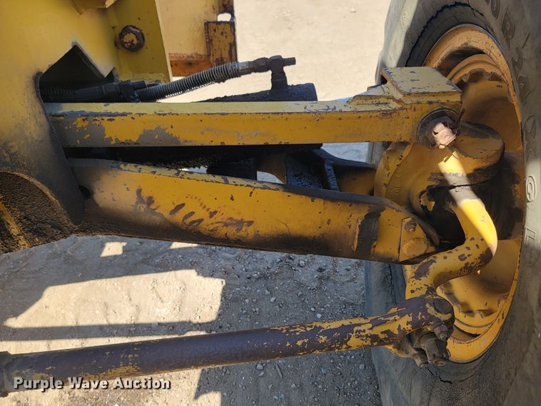 image for item JC9789 1971 Wabco 777  rigid frame motor grader