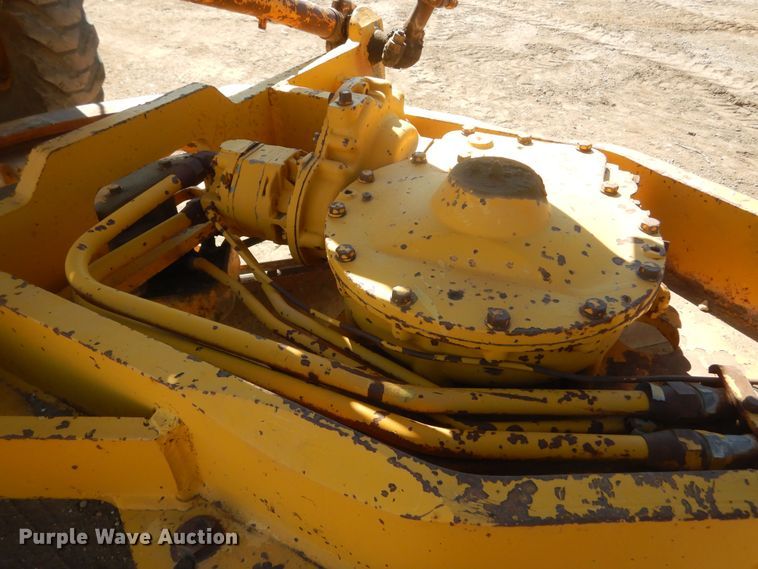 image for item JC9789 1971 Wabco 777  rigid frame motor grader