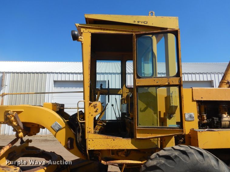 image for item JC9789 1971 Wabco 777  rigid frame motor grader