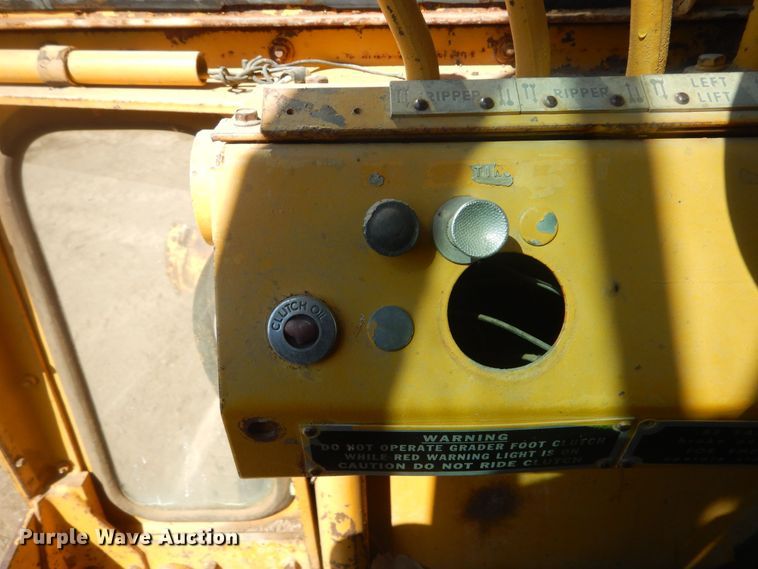 image for item JC9789 1971 Wabco 777  rigid frame motor grader