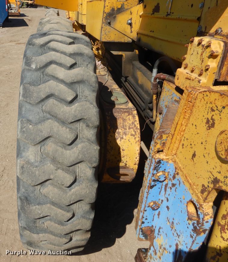 image for item JC9789 1971 Wabco 777  rigid frame motor grader