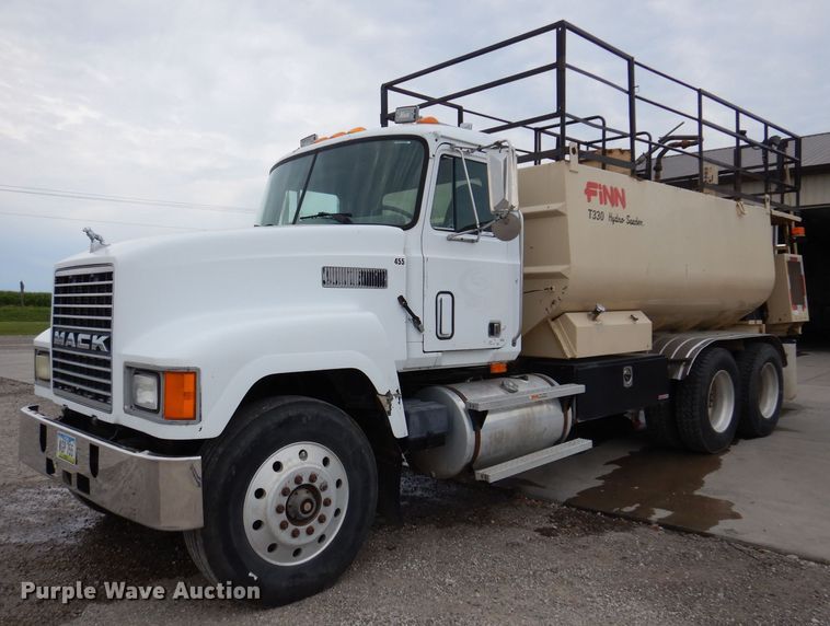 image for item JH9669 1993 Mack CH613  hydroseeder truck