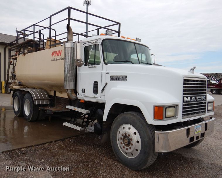 image for item JH9669 1993 Mack CH613  hydroseeder truck