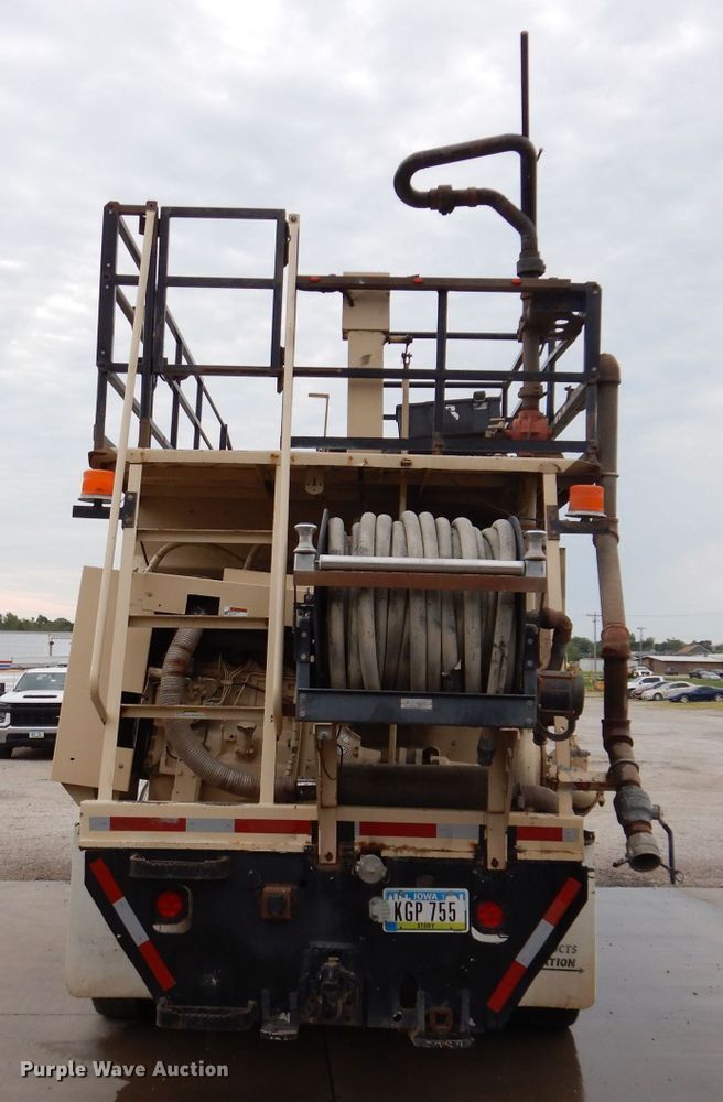 image for item JH9669 1993 Mack CH613  hydroseeder truck