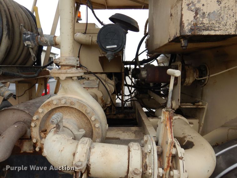 image for item JH9669 1993 Mack CH613  hydroseeder truck