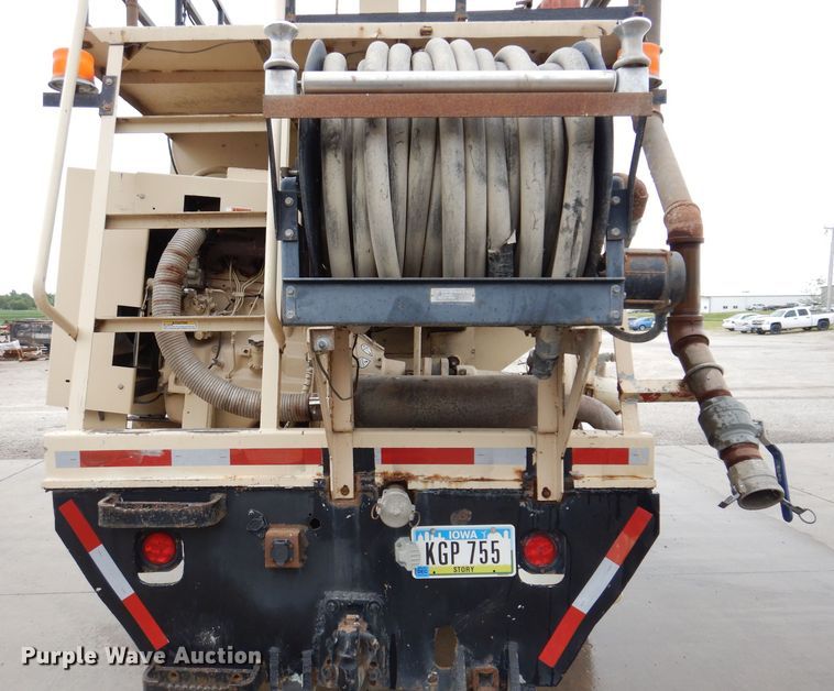 image for item JH9669 1993 Mack CH613  hydroseeder truck