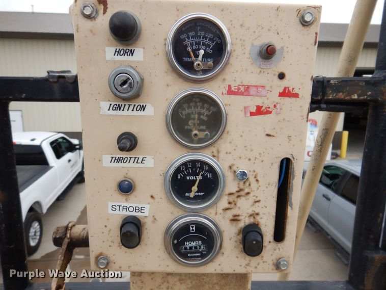 image for item JH9669 1993 Mack CH613  hydroseeder truck