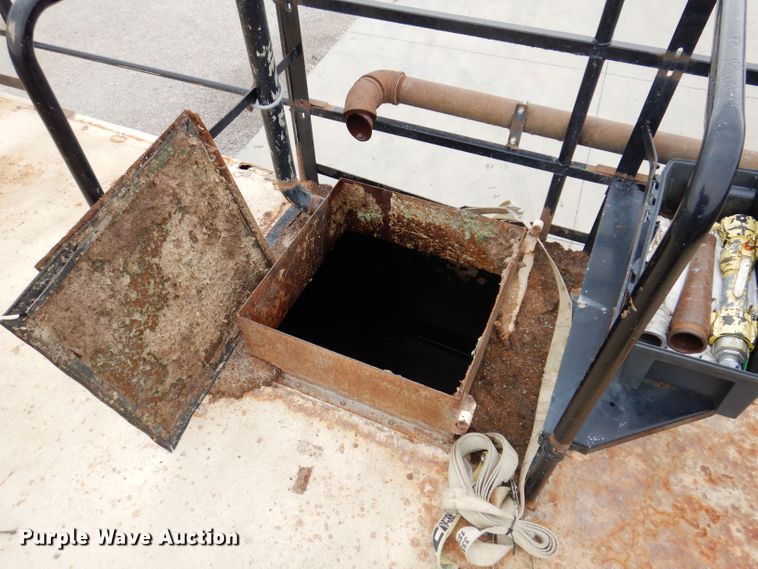 image for item JH9669 1993 Mack CH613  hydroseeder truck