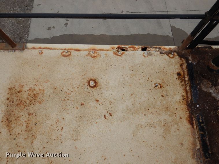 image for item JH9669 1993 Mack CH613  hydroseeder truck