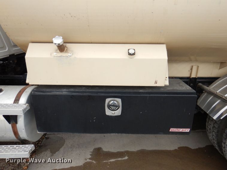 image for item JH9669 1993 Mack CH613  hydroseeder truck