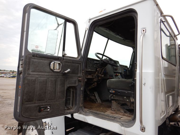 image for item JH9669 1993 Mack CH613  hydroseeder truck