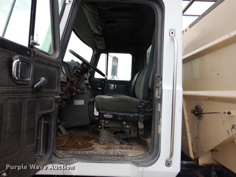 image for item JH9669 1993 Mack CH613  hydroseeder truck