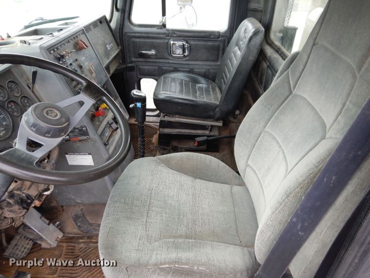 image for item JH9669 1993 Mack CH613  hydroseeder truck