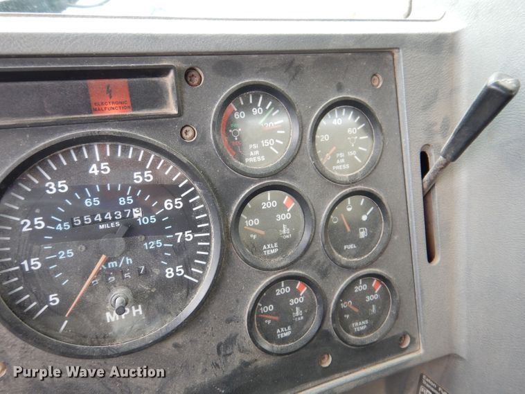 image for item JH9669 1993 Mack CH613  hydroseeder truck