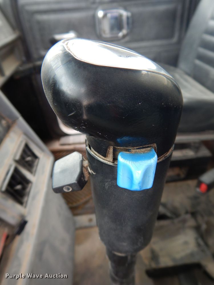 image for item JH9669 1993 Mack CH613  hydroseeder truck