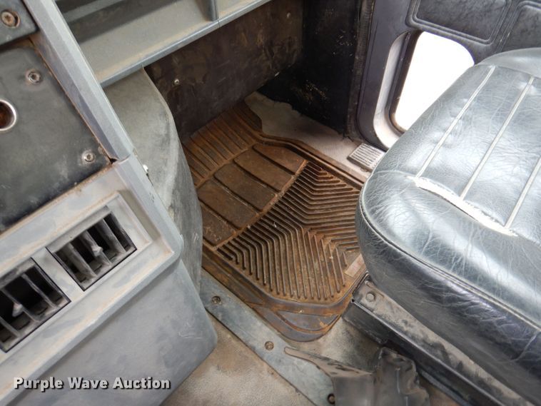 image for item JH9669 1993 Mack CH613  hydroseeder truck