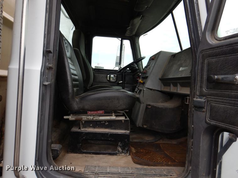 image for item JH9669 1993 Mack CH613  hydroseeder truck