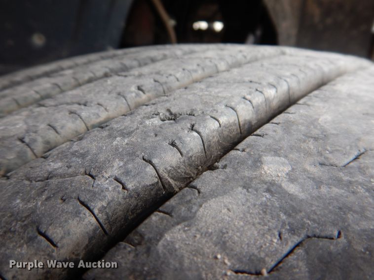 image for item JH9669 1993 Mack CH613  hydroseeder truck