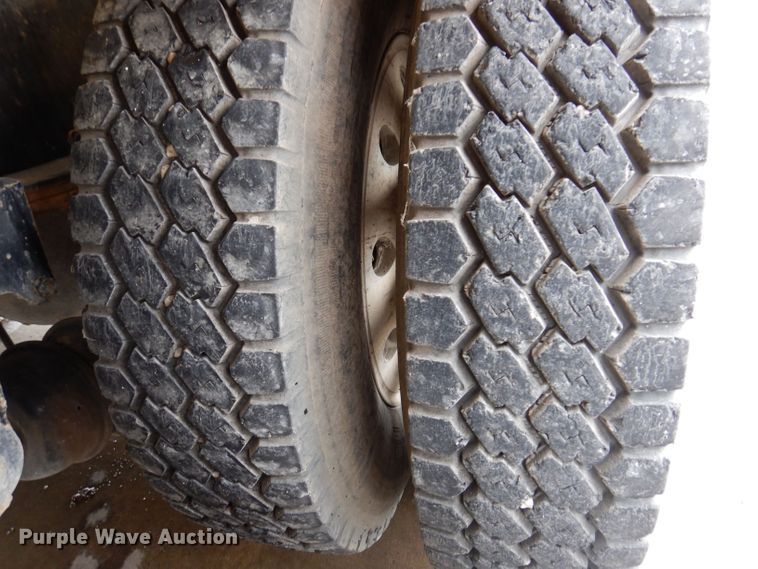 image for item JH9669 1993 Mack CH613  hydroseeder truck