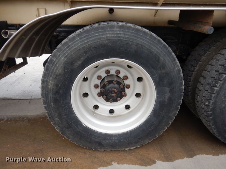 image for item JH9669 1993 Mack CH613  hydroseeder truck