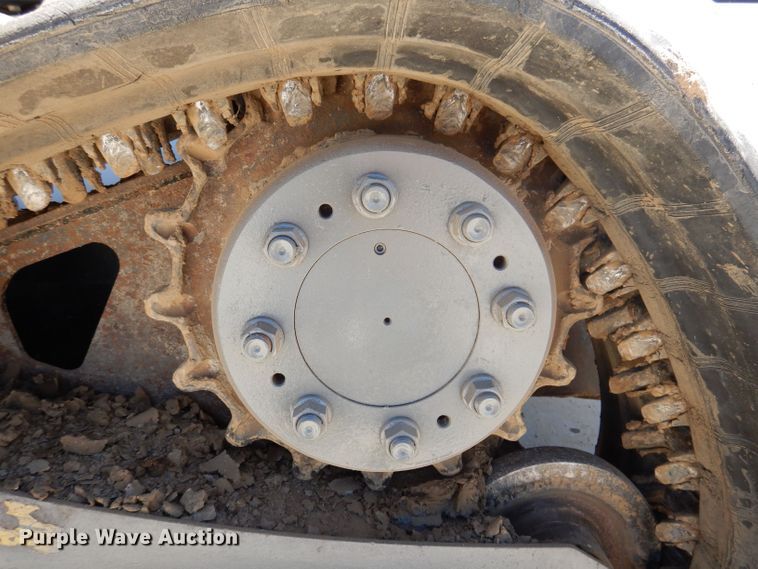 image for item JH9718 2015 Bobcat T630  tracked skid steer loader