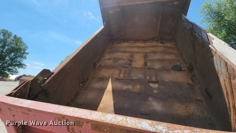 image for item JL9987 2002 Freightliner FL70  dump truck