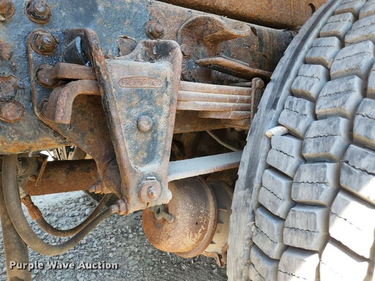 image for item JL9987 2002 Freightliner FL70  dump truck