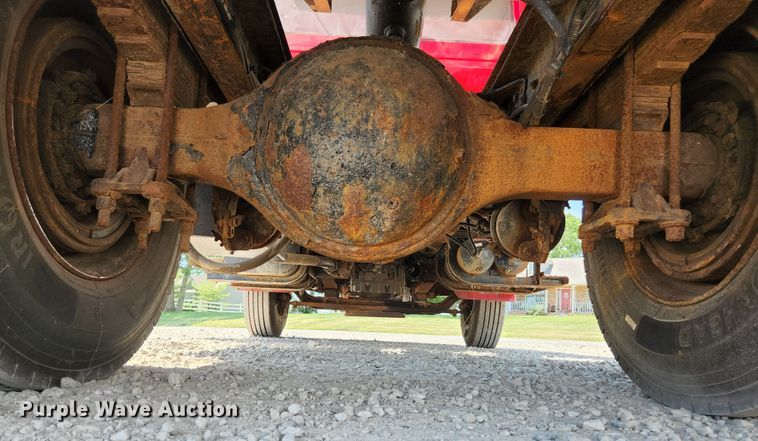 image for item JL9987 2002 Freightliner FL70  dump truck