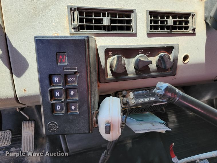 image for item JL9987 2002 Freightliner FL70  dump truck