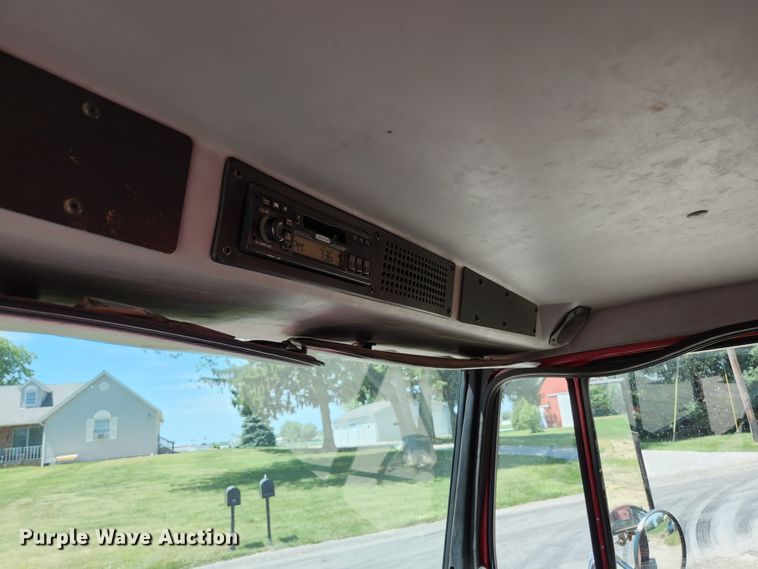 image for item JL9987 2002 Freightliner FL70  dump truck