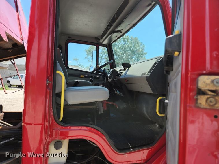 image for item JL9987 2002 Freightliner FL70  dump truck