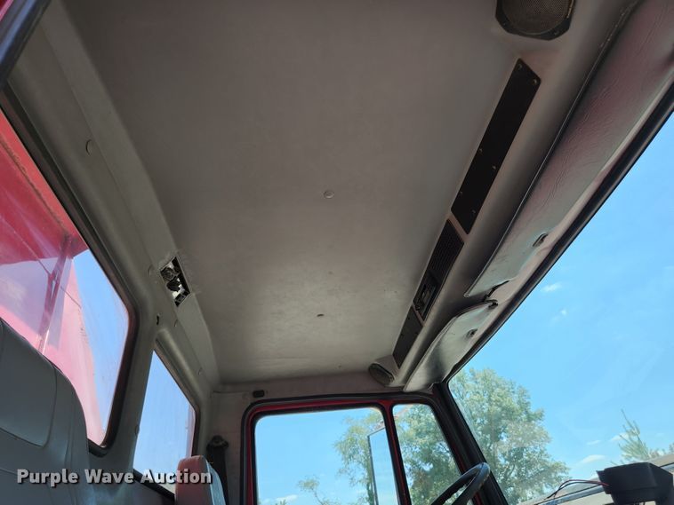 image for item JL9987 2002 Freightliner FL70  dump truck