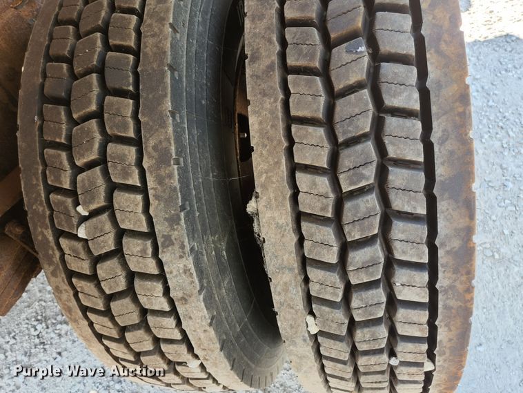 image for item JL9987 2002 Freightliner FL70  dump truck