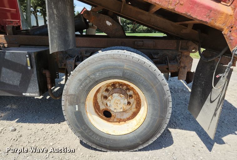 image for item JL9987 2002 Freightliner FL70  dump truck