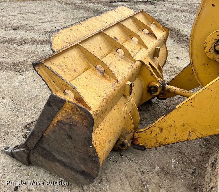 image for item JM9207 1981 Caterpillar 953 LGP  track loader