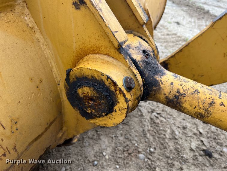 image for item JM9207 1981 Caterpillar 953 LGP  track loader