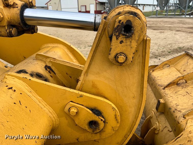 image for item JM9207 1981 Caterpillar 953 LGP  track loader