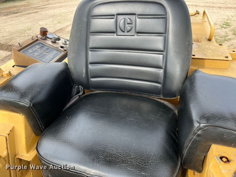 image for item JM9207 1981 Caterpillar 953 LGP  track loader