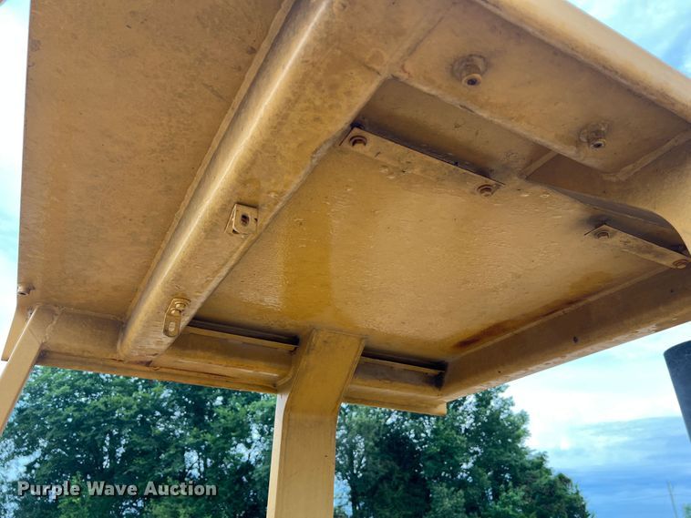 image for item JM9207 1981 Caterpillar 953 LGP  track loader