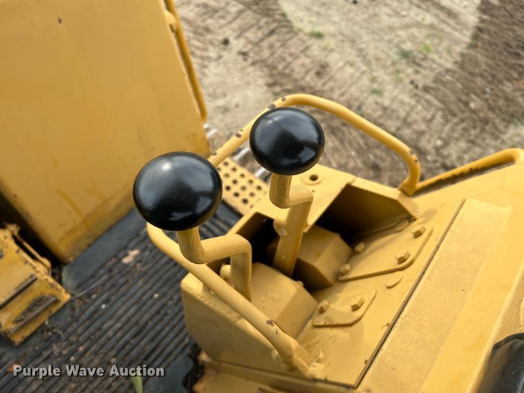 image for item JM9207 1981 Caterpillar 953 LGP  track loader