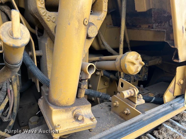 image for item JM9207 1981 Caterpillar 953 LGP  track loader