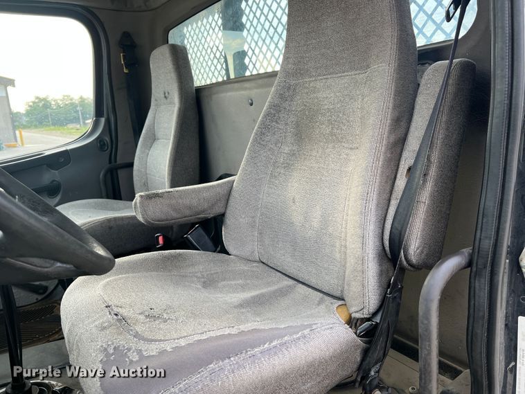 image for item JM9209 2008 Freightliner Business Class M2  dump flatbed truck