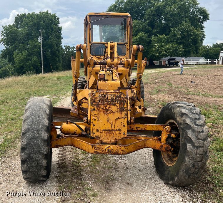 image for item JM9211 1964 Galion 104  rigid frame motor grader