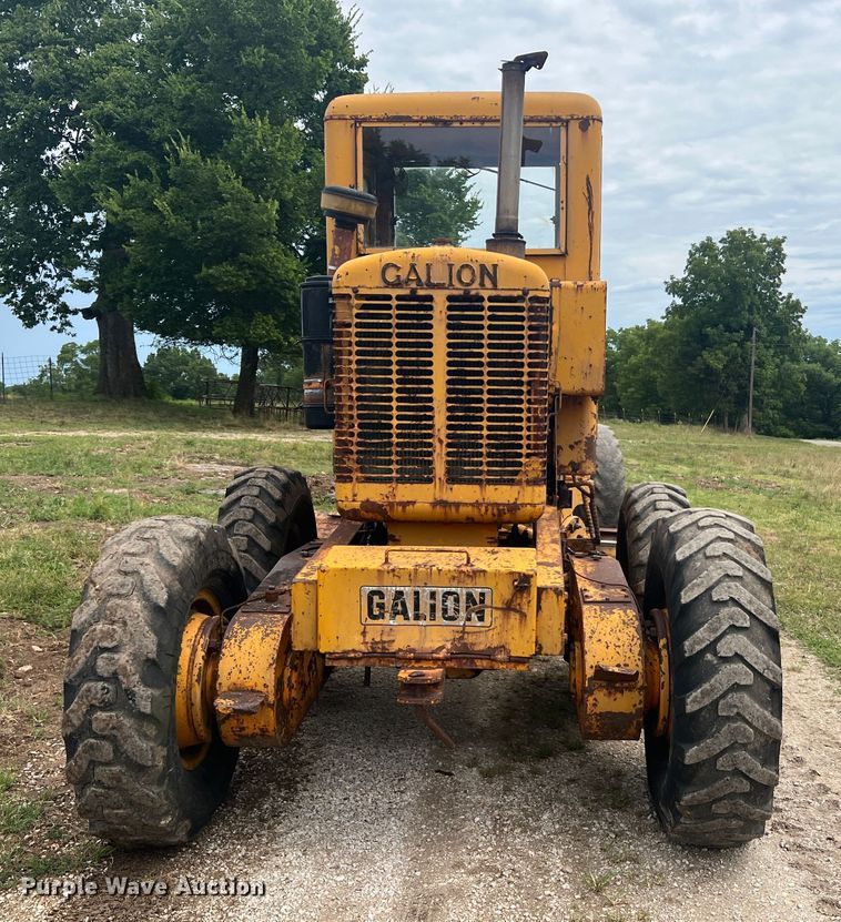 image for item JM9211 1964 Galion 104  rigid frame motor grader